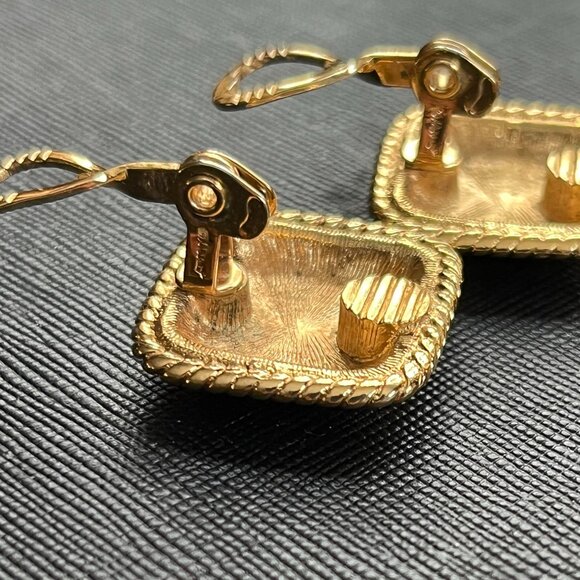 Vintage Monet Square Golden Tone Clip On Earrings - Picture 7 of 9